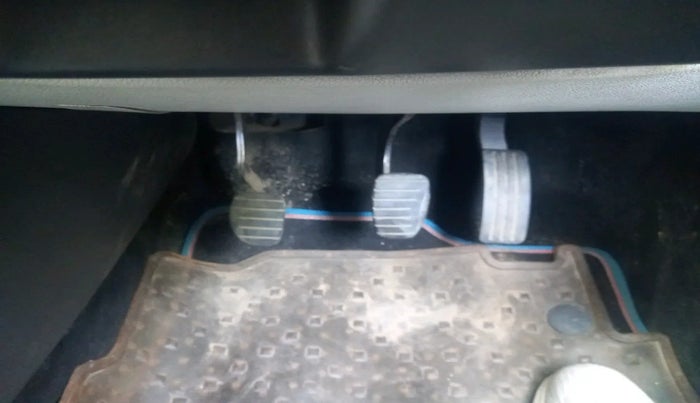 2019 Renault Captur RXE PETROL, Petrol, Manual, 1,52,027 km, interior