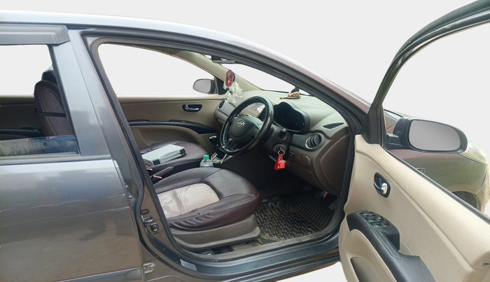 2011 Hyundai i10 MAGNA 1.2, Petrol, Manual, 1,39,236 km, interior