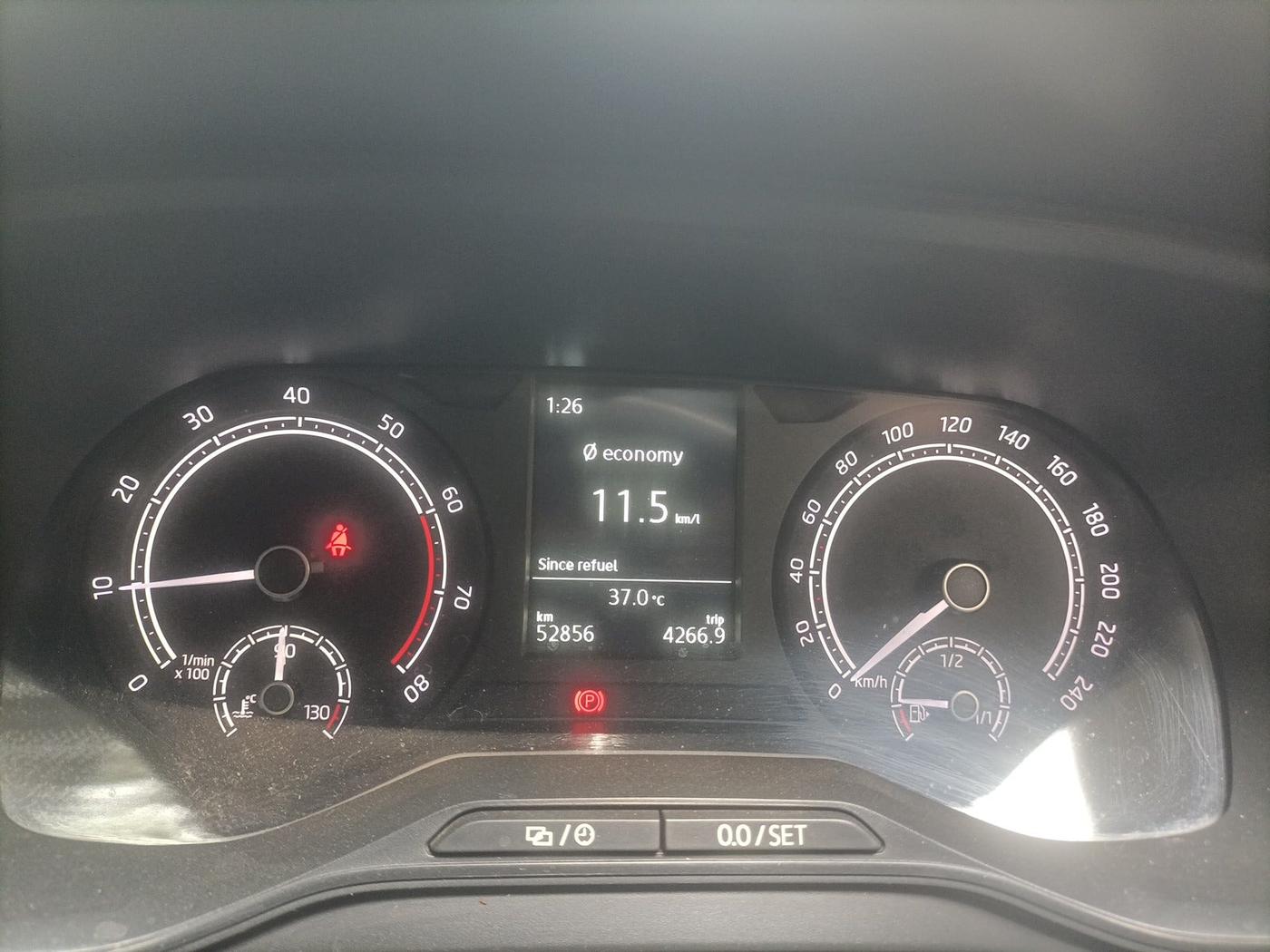 2022 Skoda KUSHAQ AMBITION 1.0L TSI MT, Petrol, Manual, 52,856 km, interior