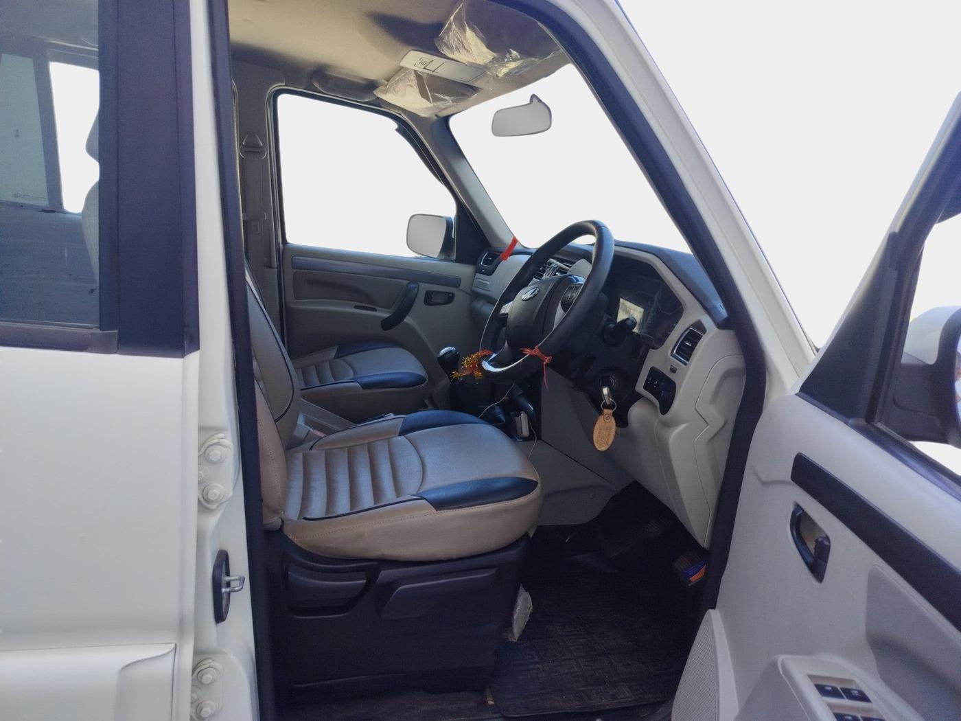2019 Mahindra Scorpio S9, Diesel, Manual, 53,866 km, interior
