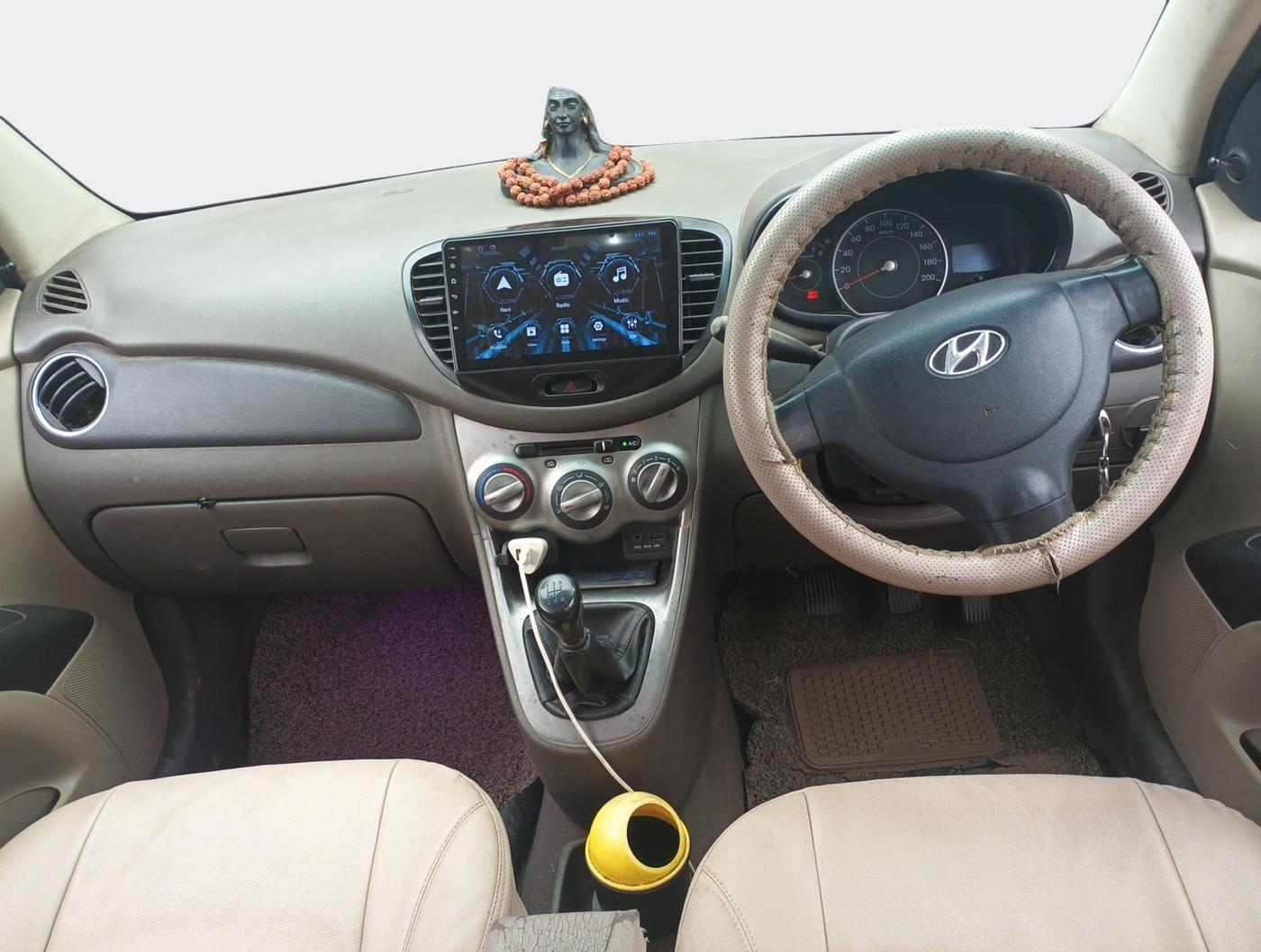 2015 Hyundai i10 SPORTZ 1.1, Petrol, Manual, 1,16,717 km, interior