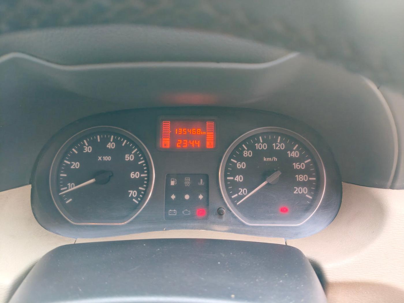 2014 Nissan Terrano XL D PLUS, Diesel, Manual, 1,35,468 km, interior