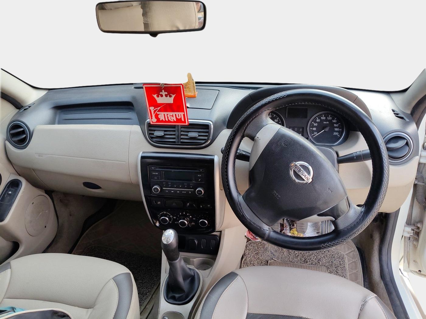 2014 Nissan Terrano XL D PLUS, Diesel, Manual, 1,35,468 km, interior