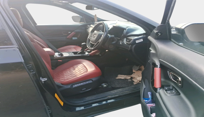 2023 Tata Safari XZA PLUS O RED DARK , Diesel, Automatic, 22,485 km, interior