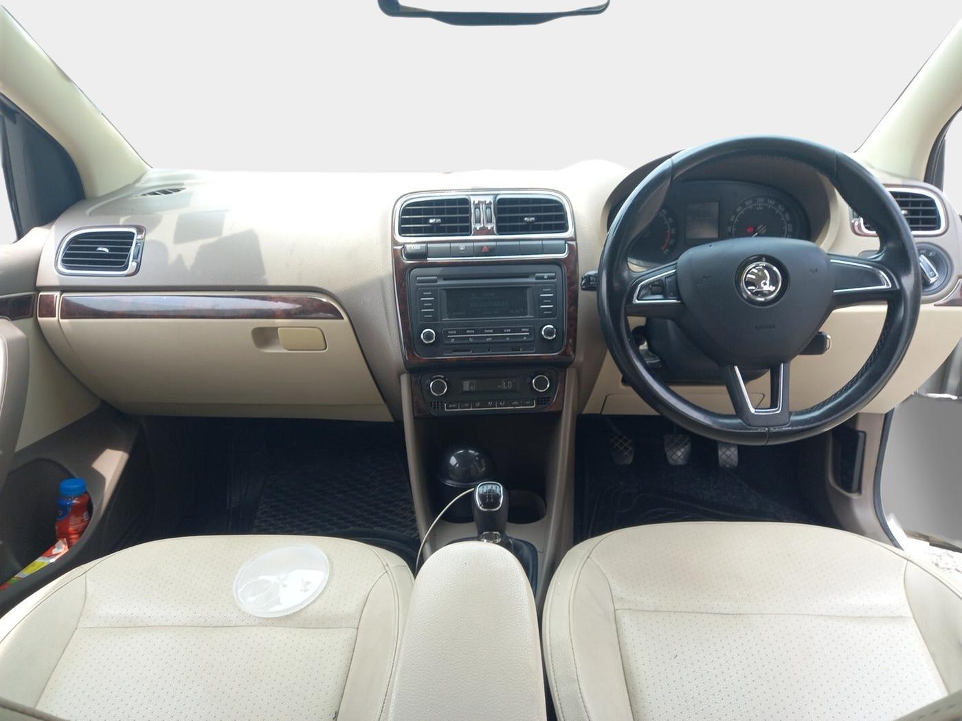 2015 Skoda Rapid AMBITION 1.5 TDI, Diesel, Manual, 1,56,130 km, interior