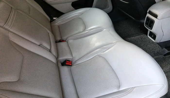 2017 Jeep Compass LIMITED 2.0 DIESEL, Diesel, Manual, 1,90,344 km, interior