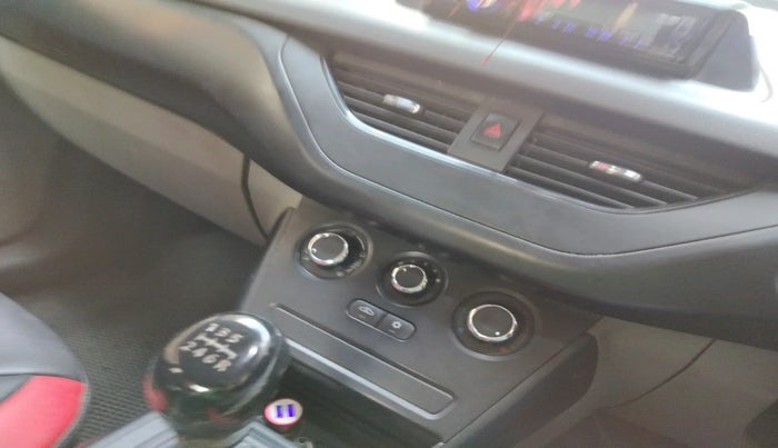 2018 Tata NEXON XE PETROL, Petrol, Manual, 52,625 km, interior