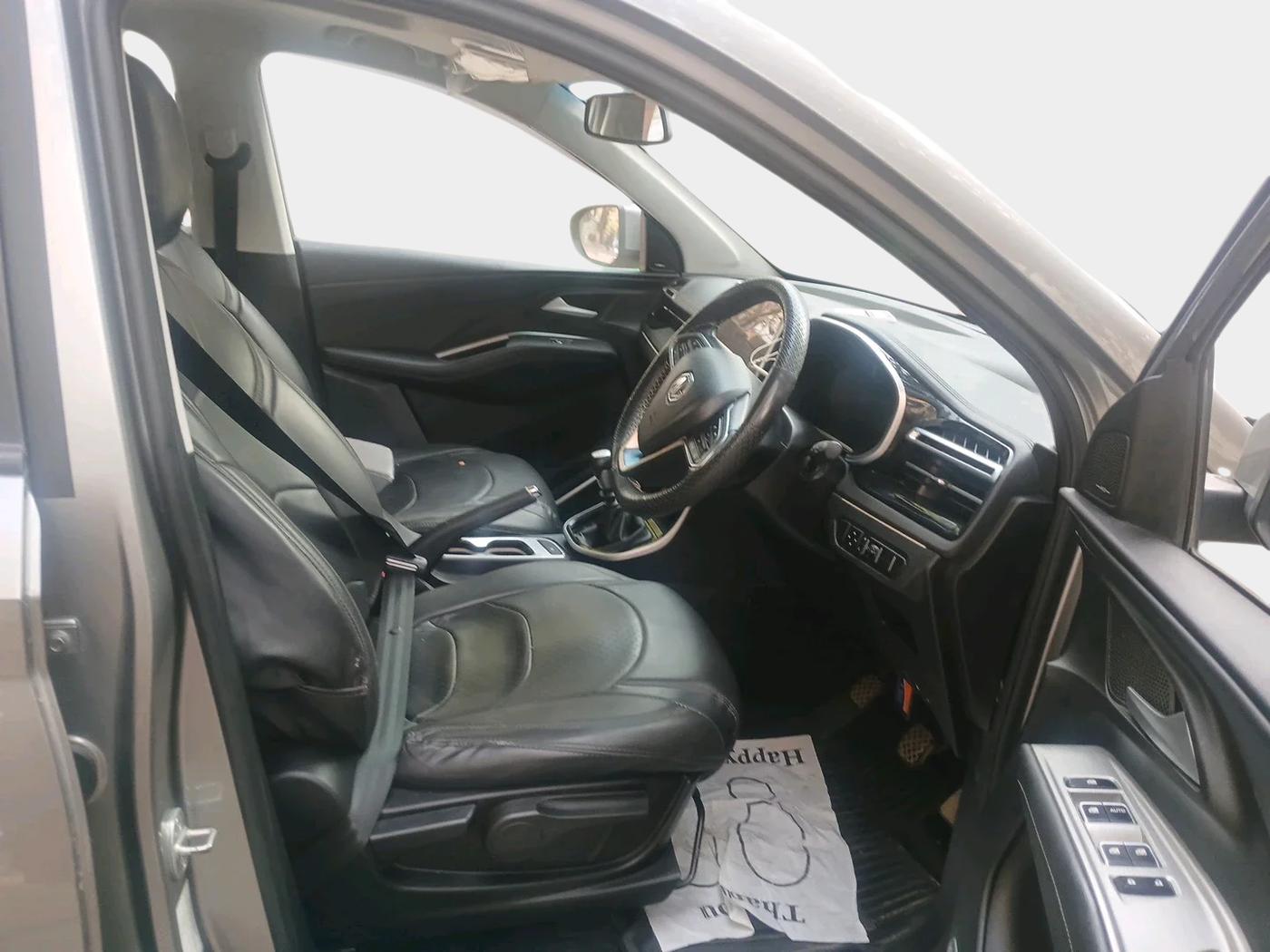 2024 MG HECTOR PLUS  Select Pro 2.0 7 STR, Diesel, Manual, 32,062 km, interior