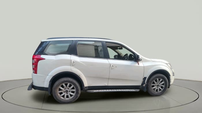 2015 Mahindra XUV500 W10, Diesel, Manual, 43,907 km, exterior