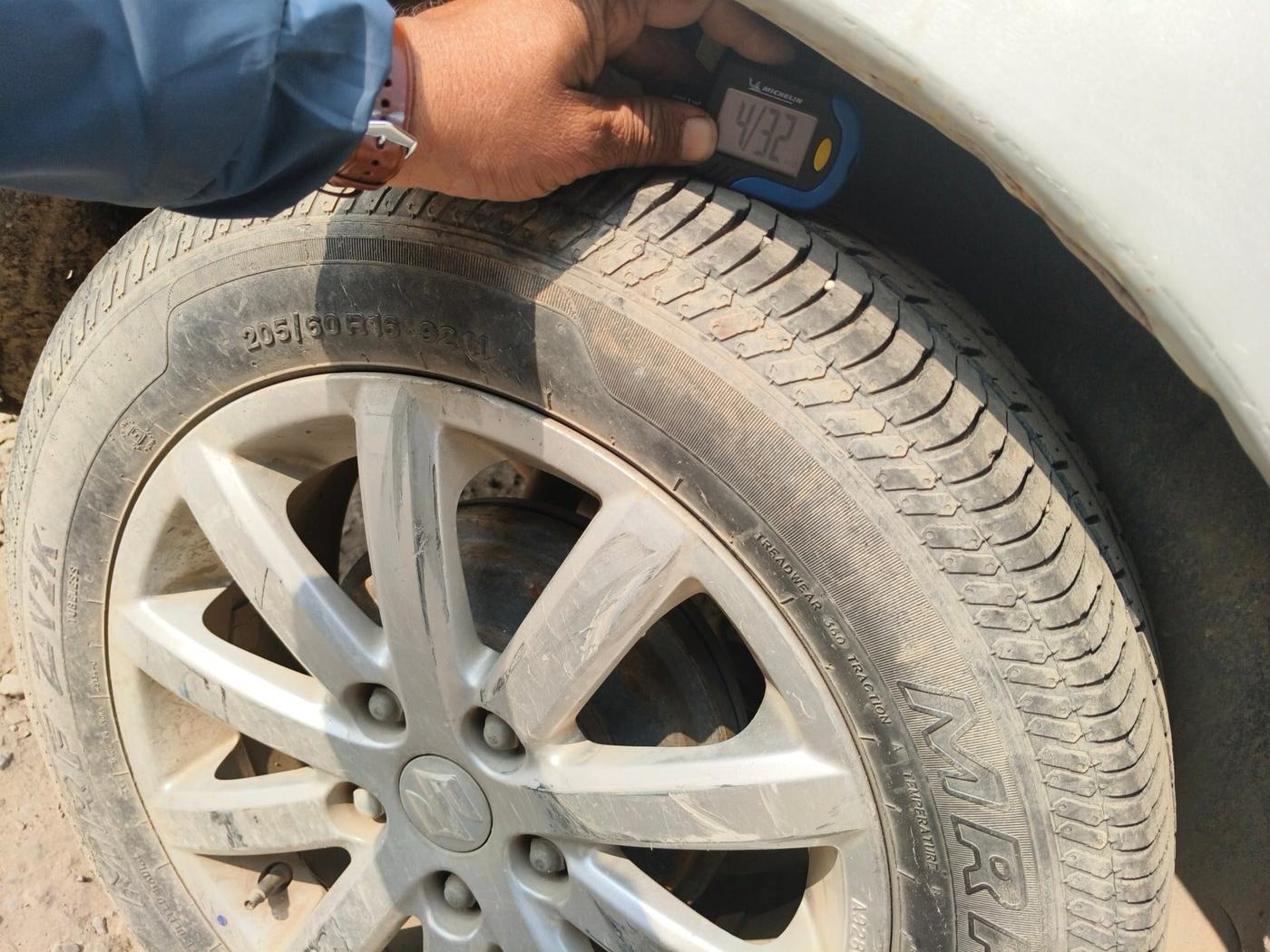 2010 Maruti SX4 ZXI, Petrol, Manual, 92,049 km, tyre