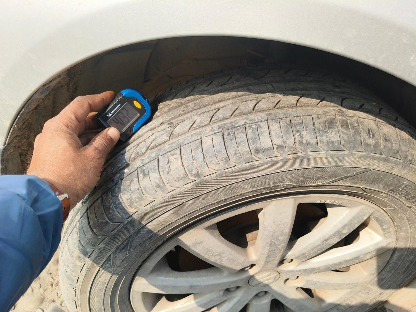 2010 Maruti SX4 ZXI, Petrol, Manual, 92,049 km, tyre