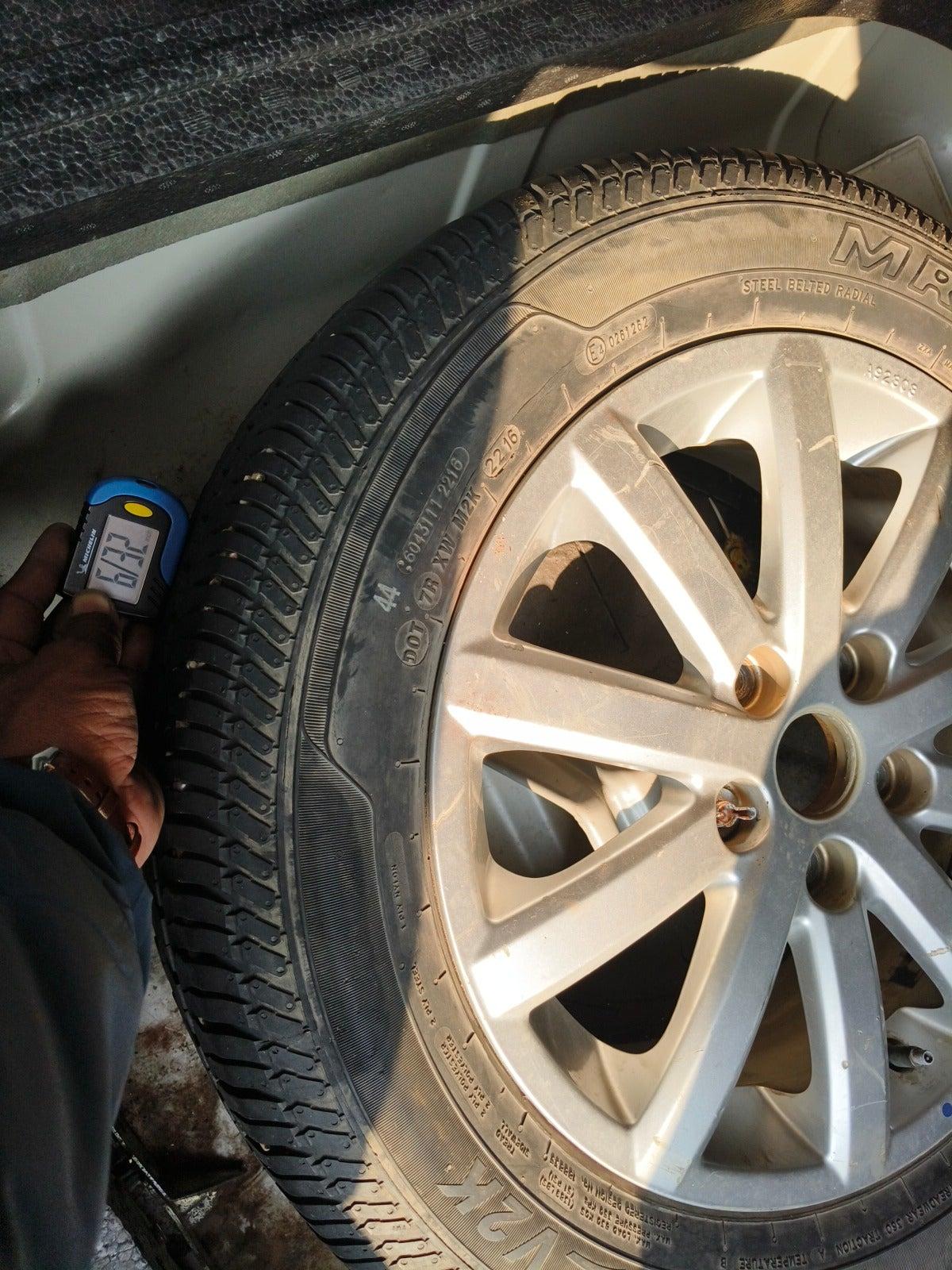 2010 Maruti SX4 ZXI, Petrol, Manual, 92,049 km, tyre