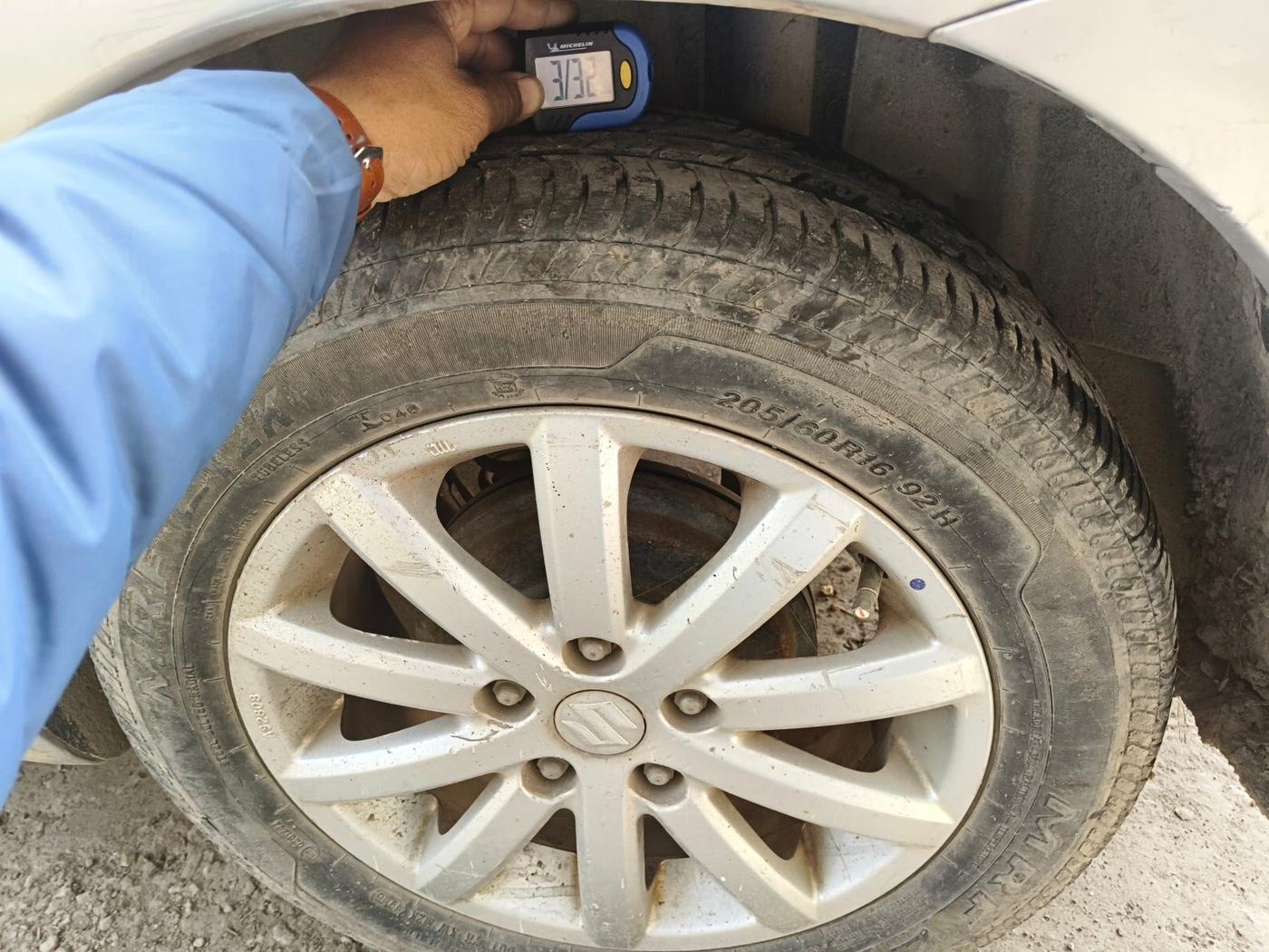 2010 Maruti SX4 ZXI, Petrol, Manual, 92,049 km, tyre