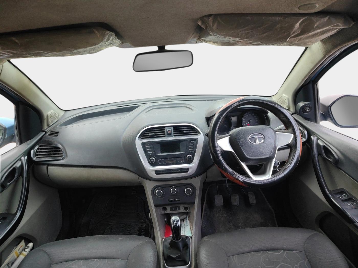 2016 Tata Tiago XT DIESEL, Diesel, Manual, 94,000 km, interior