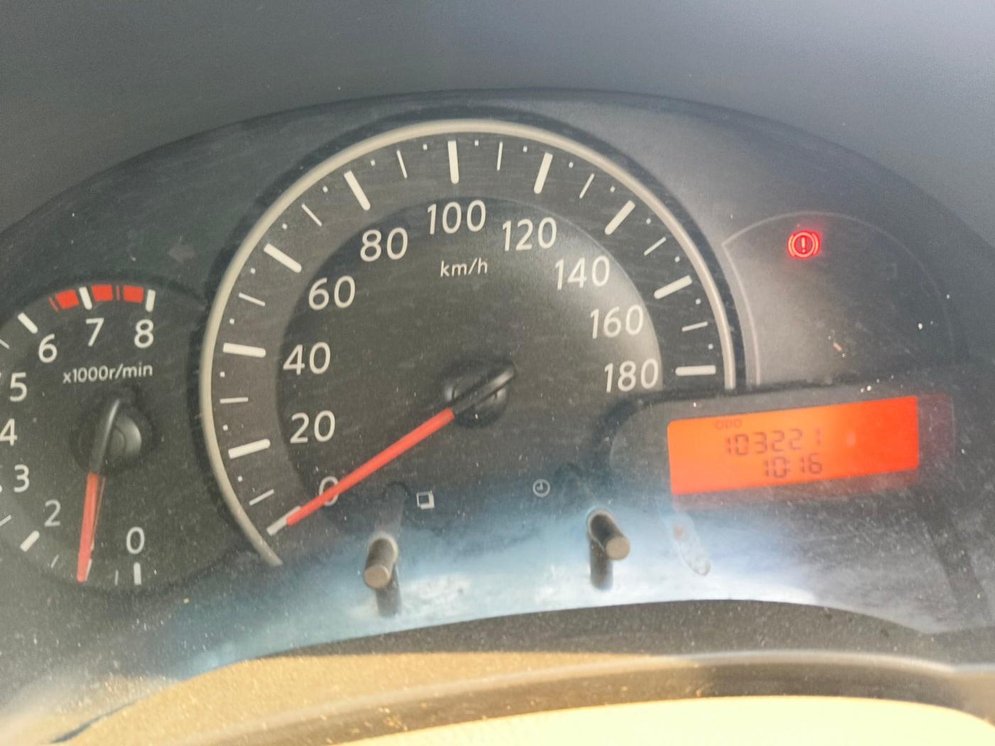 2011 Nissan Micra XV PETROL, Petrol, Manual, 1,03,221 km, interior