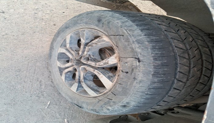 2015 Nissan Terrano XL D PLUS, Diesel, Manual, 1,92,593 km, tyre