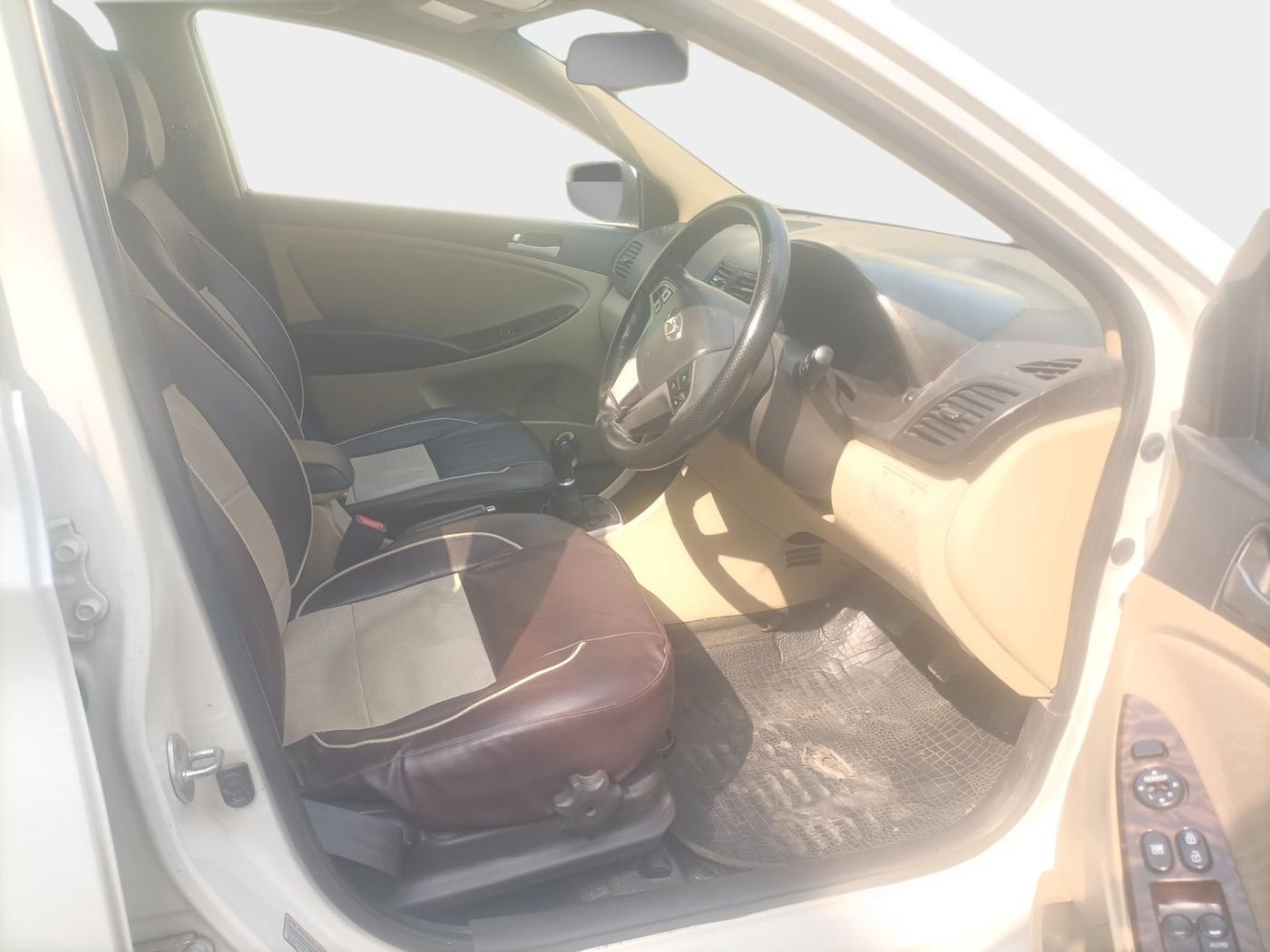 2015 Hyundai Verna FLUIDIC 1.6 CRDI S(O) 4S, Diesel, Manual, 1,21,477 km, interior