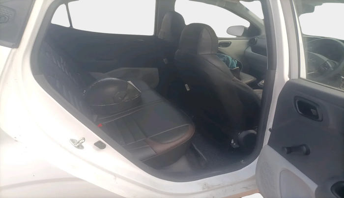 2024 Hyundai GRAND I10 NIOS ERA 1.2 KAPPA VTVT, Petrol, Manual, 9,331 km, interior