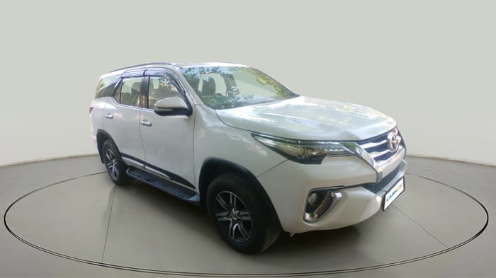 2017 Toyota Fortuner 2.8 4X2 AT, Diesel, Automatic, 2,33,328 km, exterior