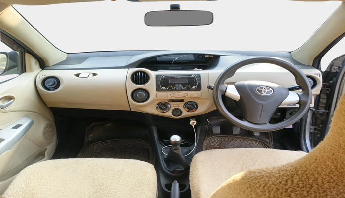 2017 Toyota Etios Liva V, Petrol, Manual, 65,215 km, interior