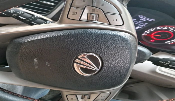 2021 Mahindra XUV300 W8 1.2 PETROL, Petrol, Manual, 55,730 km, interior
