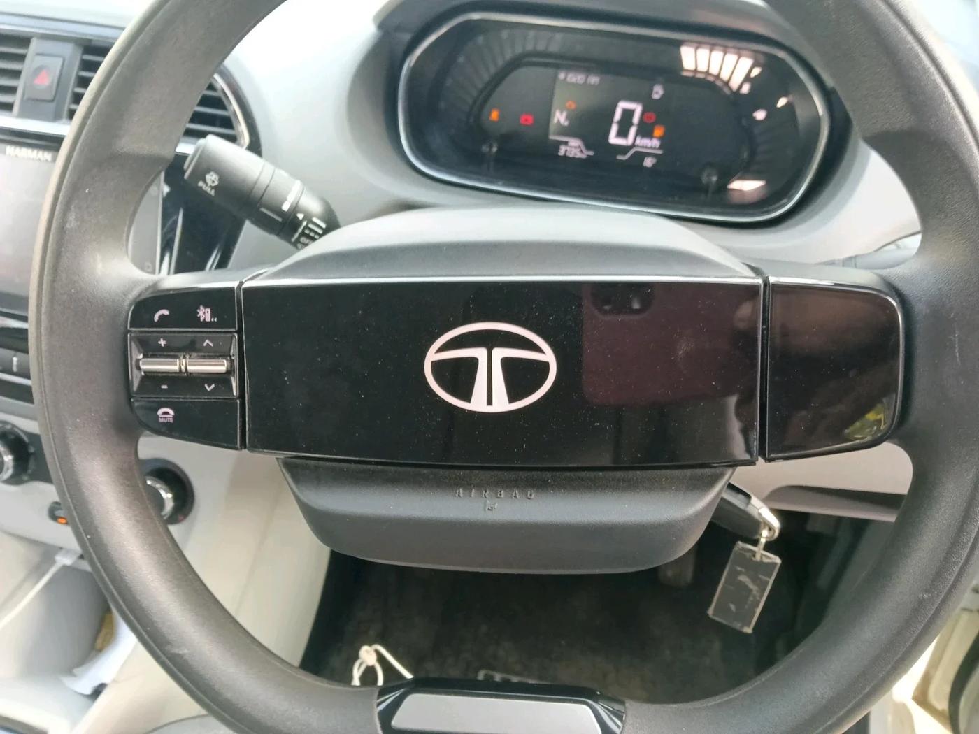 2025 Tata Tiago XTA CNG , CNG, Automatic, 3,735 km, interior