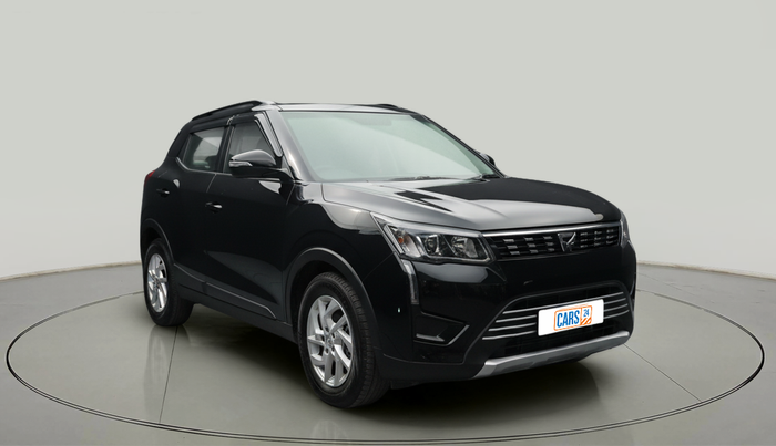 2023 Mahindra XUV300 W8 1.2 PETROL, Petrol, Manual, 25,300 km, exterior