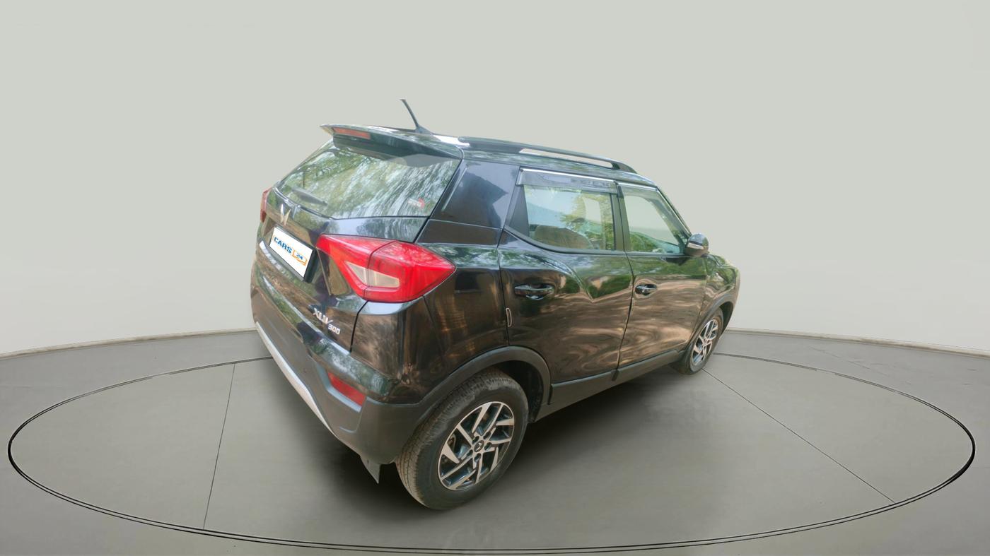 2022 Mahindra XUV300 W8 (O) 1.2 PETROL, Petrol, Manual, 10,314 km, exterior