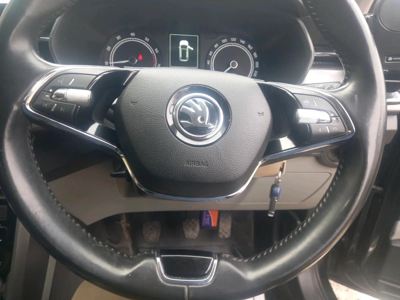2023 Skoda KUSHAQ AMBITION 1.0L TSI MT, Petrol, Manual, 38,514 km, interior