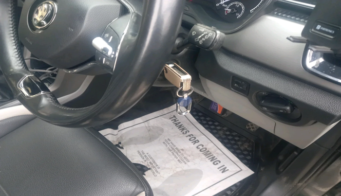 2023 Skoda KUSHAQ AMBITION 1.0L TSI MT, Petrol, Manual, 38,514 km, interior