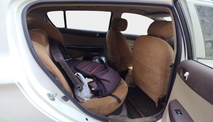 2010 Hyundai i20 MAGNA 1.2, Petrol, Manual, 1,24,000 km, interior