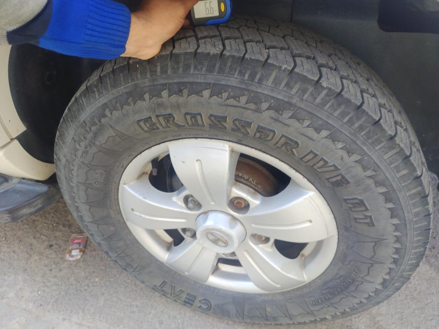 2016 Tata Safari Storme 2.2 VX 4X2, Diesel, Manual, 1,10,823 km, tyre