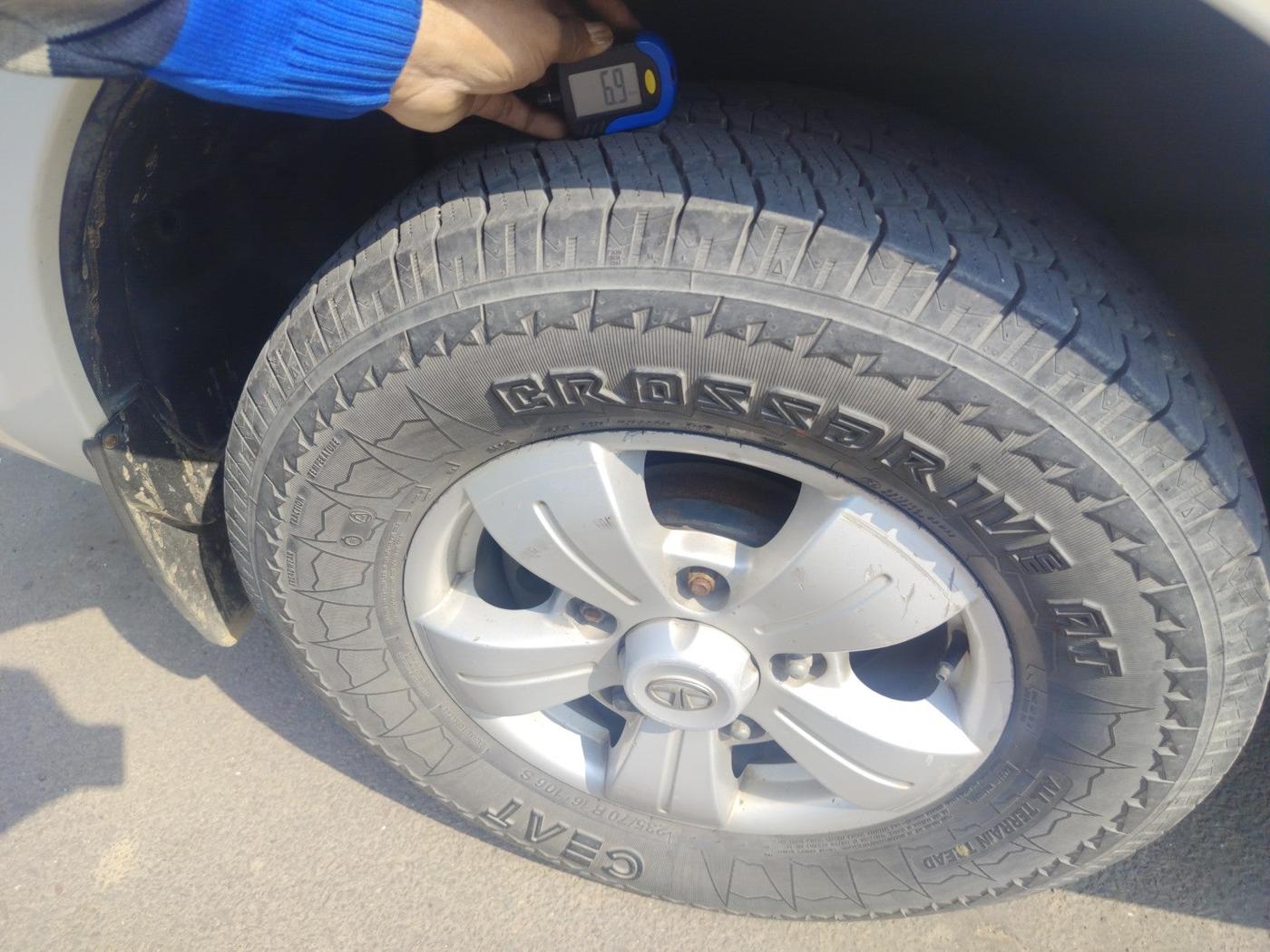 2016 Tata Safari Storme 2.2 VX 4X2, Diesel, Manual, 1,10,823 km, tyre