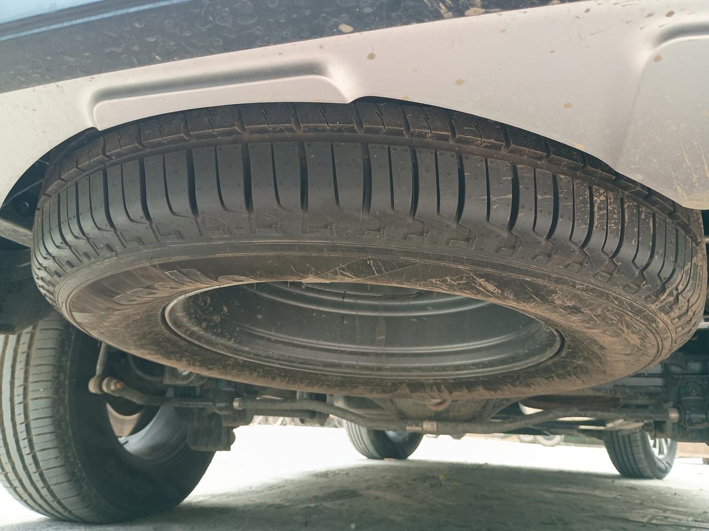 2025 Mahindra SCORPIO-N Z8 Select Petrol MT, Petrol, Manual, 3,677 km, tyre