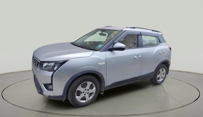 2020 Mahindra XUV300 W6 1.2 PETROL, Petrol, Manual, 61,500 km, exterior