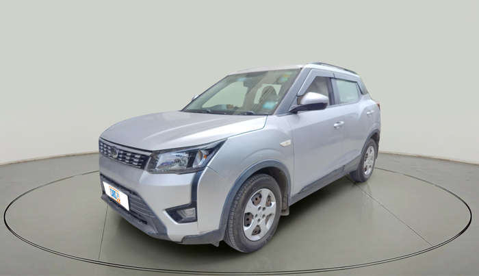 2020 Mahindra XUV300 W6 1.2 PETROL, Petrol, Manual, 61,500 km, exterior