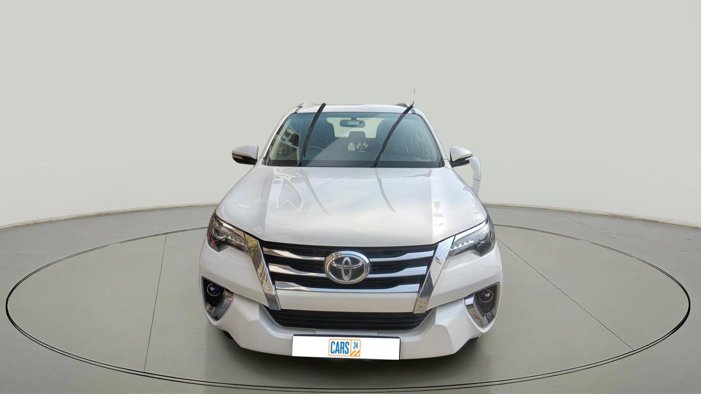 2017 Toyota Fortuner 2.8 4X4 MT, Diesel, Manual, 3,01,388 km, exterior
