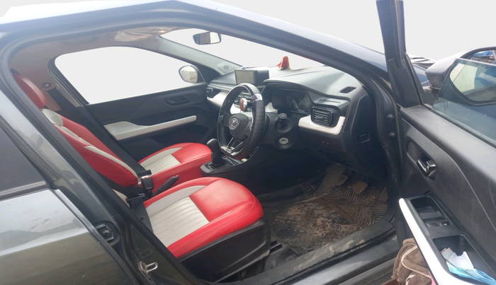 2023 Tata PUNCH PURE MT, Petrol, Manual, 17,821 km, interior