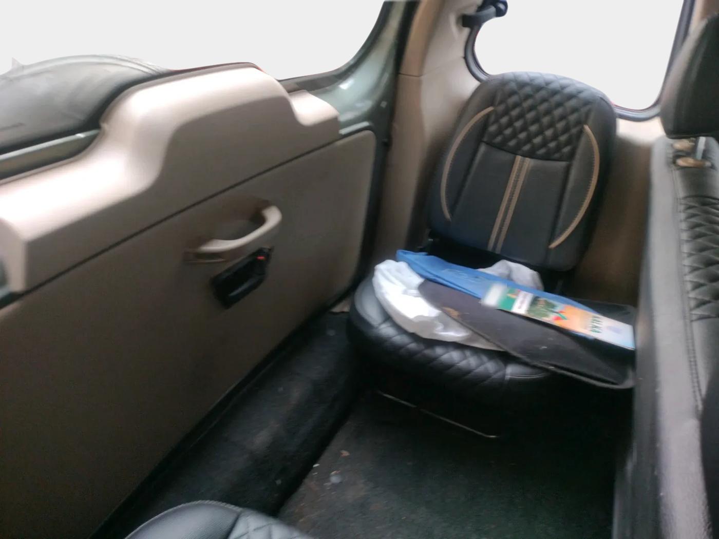 2021 Mahindra BOLERO NEO N 8, Diesel, Manual, 48,000 km, interior