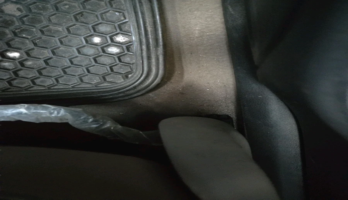 2011 Volkswagen Polo TRENDLINE 1.2L PETROL, Petrol, Manual, 1,17,907 km, interior