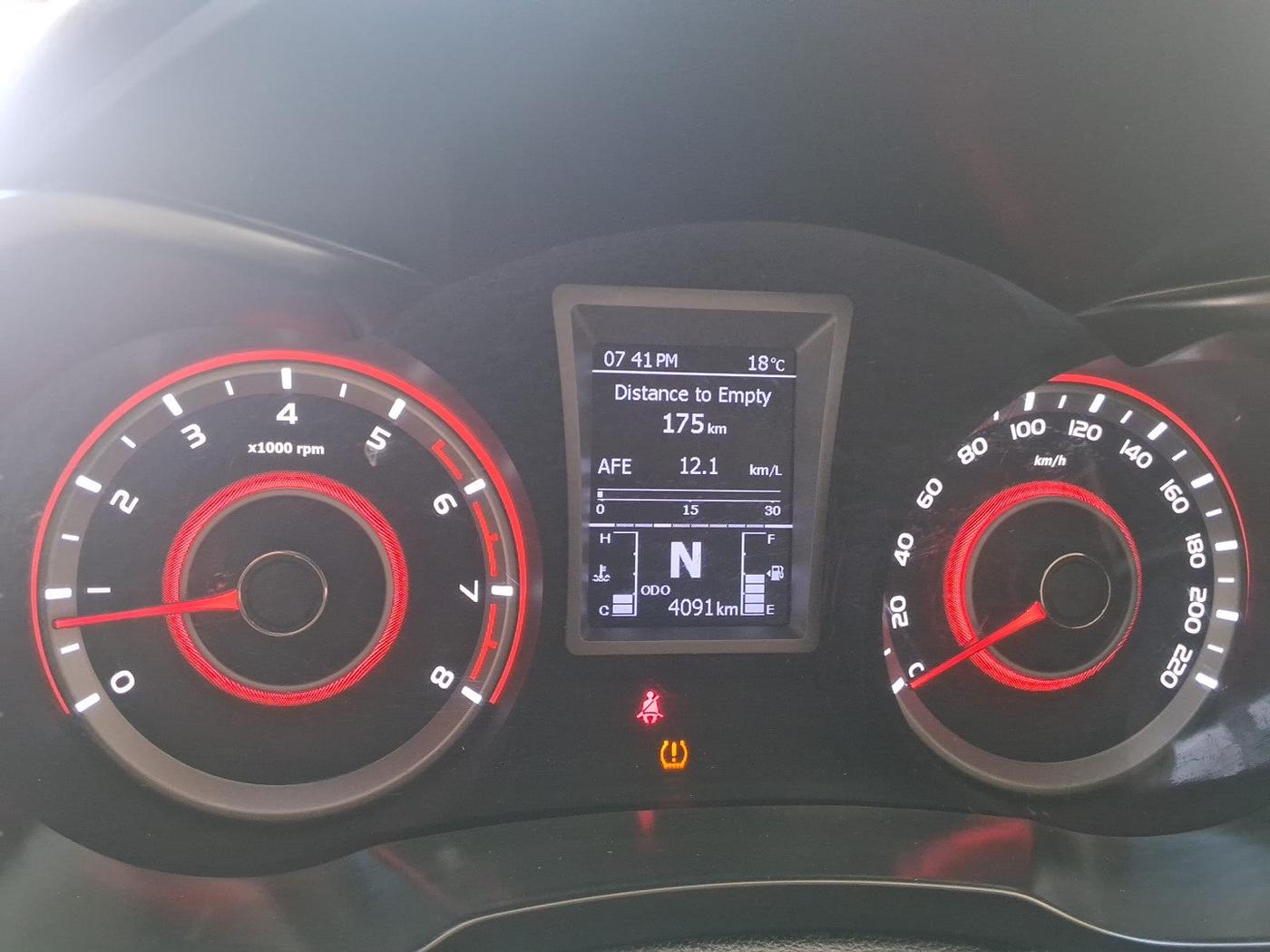 2023 Mahindra XUV300 W6 1.2 PETROL AMT, Petrol, Automatic, 4,090 km, interior