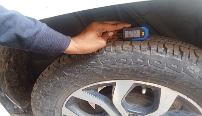 2014 Nissan Terrano XL D PLUS, Diesel, Manual, 95,363 km, tyre