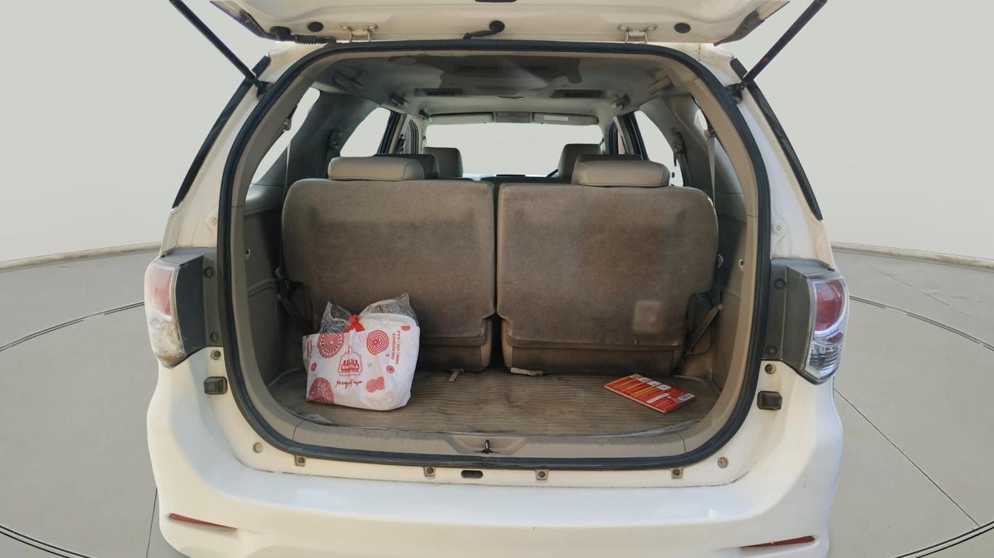 2013 Toyota Fortuner 3.0 4X2 AT, Diesel, Automatic, 2,21,379 km, exterior