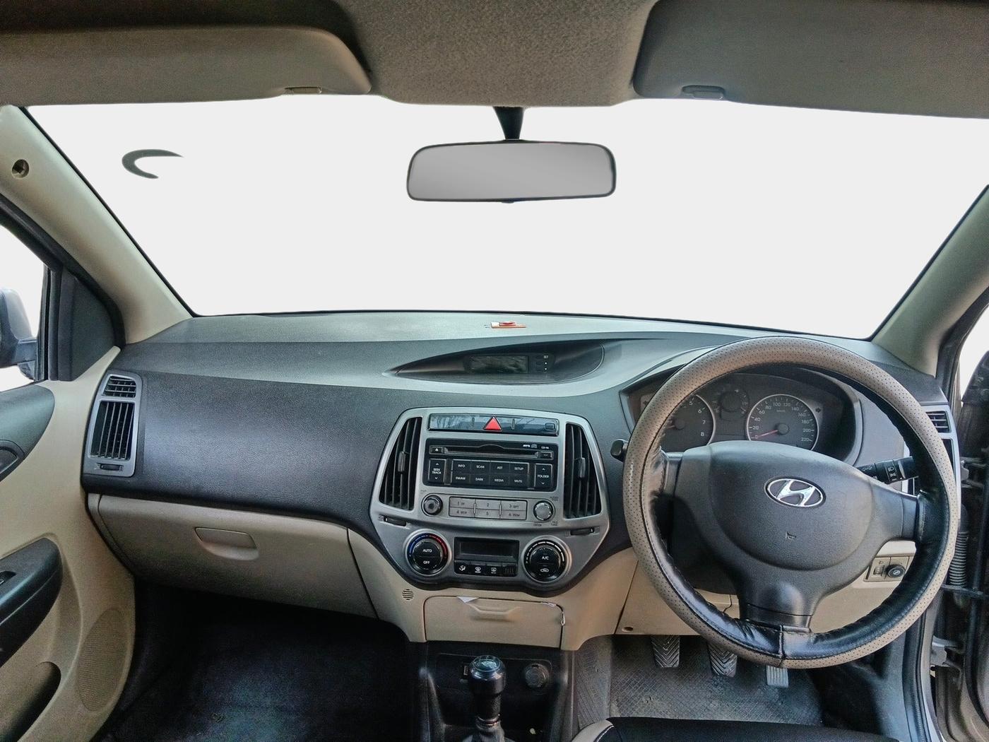 2013 Hyundai i20 MAGNA 1.2, Petrol, Manual, 90,394 km, interior