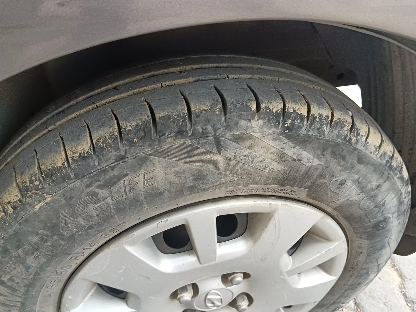 2013 Hyundai i20 MAGNA 1.2, Petrol, Manual, 90,394 km, tyre