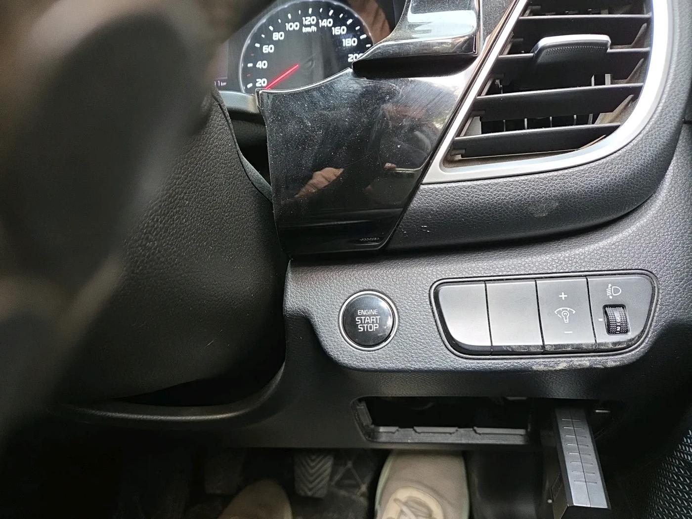2020 KIA SELTOS HTK PLUS 1.5, Petrol, Manual, 51,311 km, interior