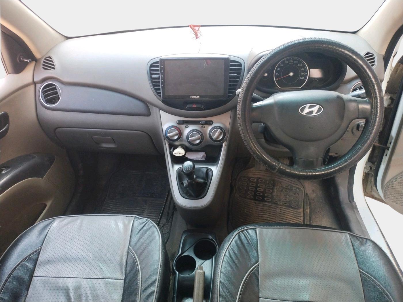 2013 Hyundai i10 ERA 1.1, Petrol, Manual, 90,283 km, interior