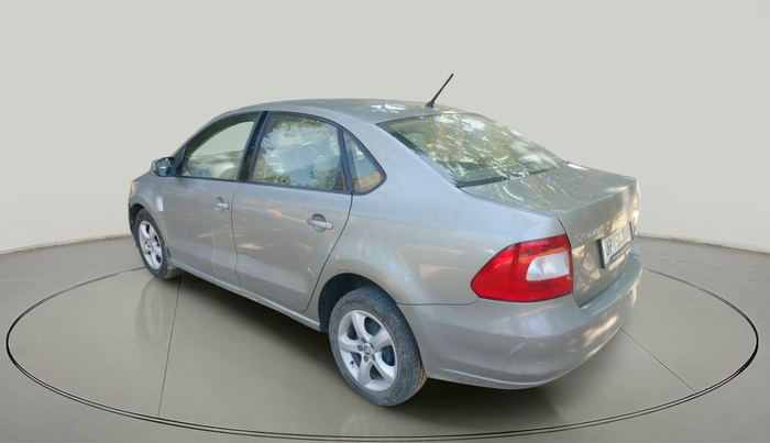 2013 Skoda Rapid ELEGANCE 1.6 TDI CR MT, Diesel, Manual, 1,16,307 km, exterior