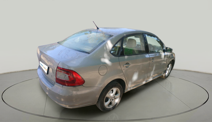 2013 Skoda Rapid ELEGANCE 1.6 TDI CR MT, Diesel, Manual, 1,16,307 km, exterior