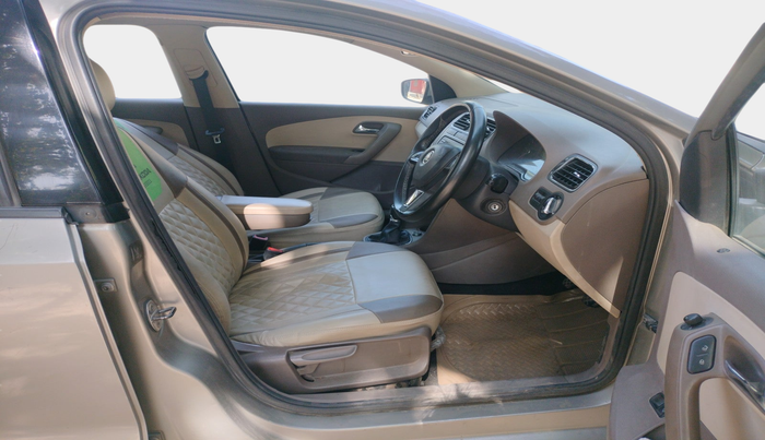 2013 Skoda Rapid ELEGANCE 1.6 TDI CR MT, Diesel, Manual, 1,16,307 km, interior